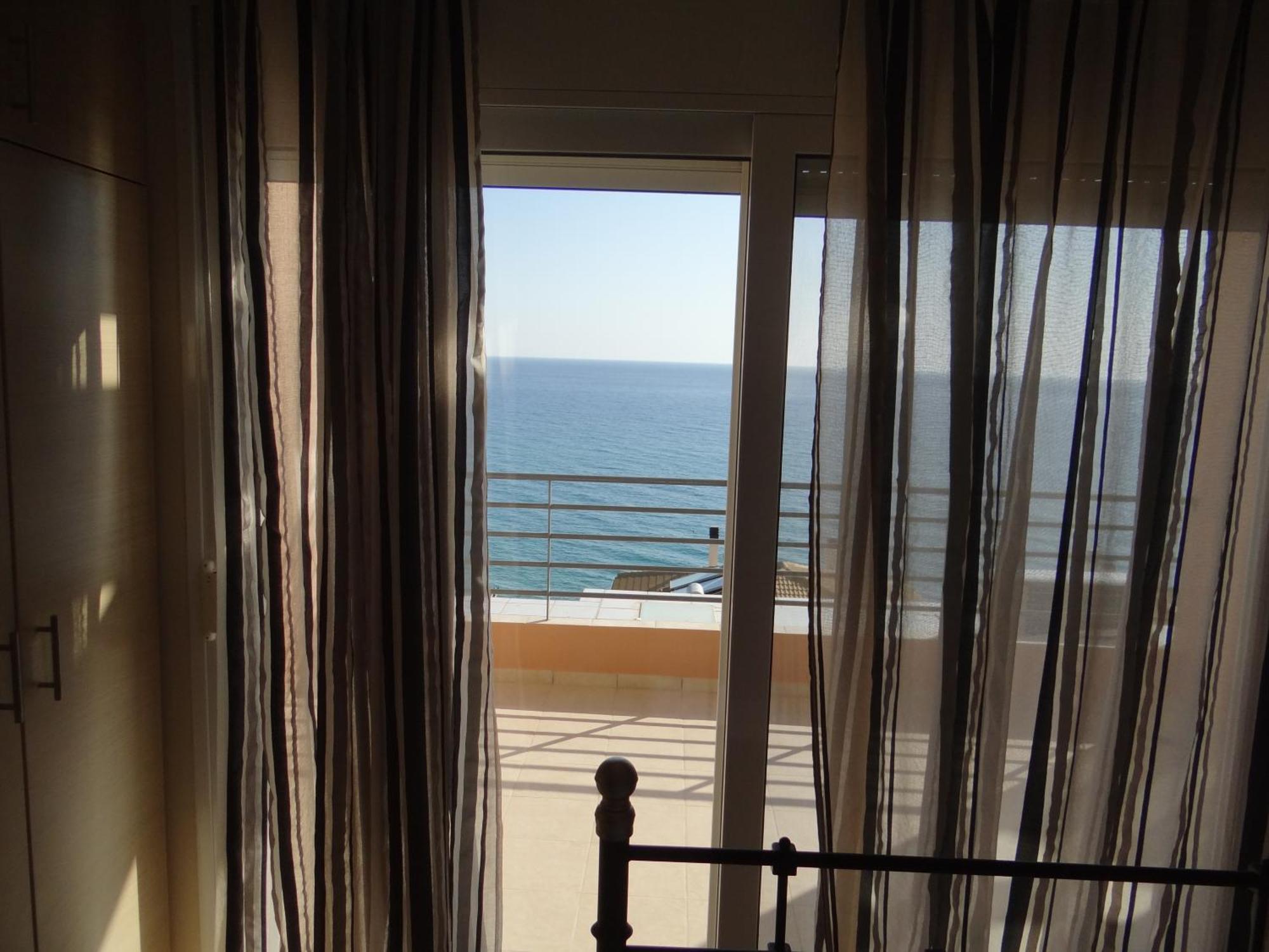 Aperanto House Paralia Loutsas Habitación foto