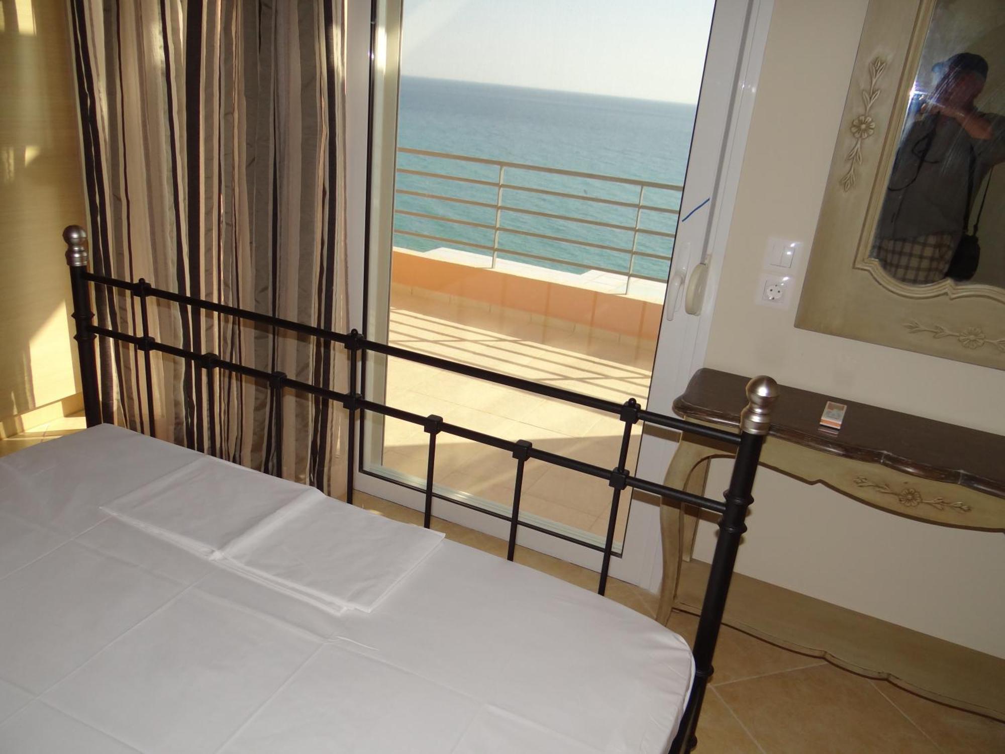 Aperanto House Paralia Loutsas Habitación foto