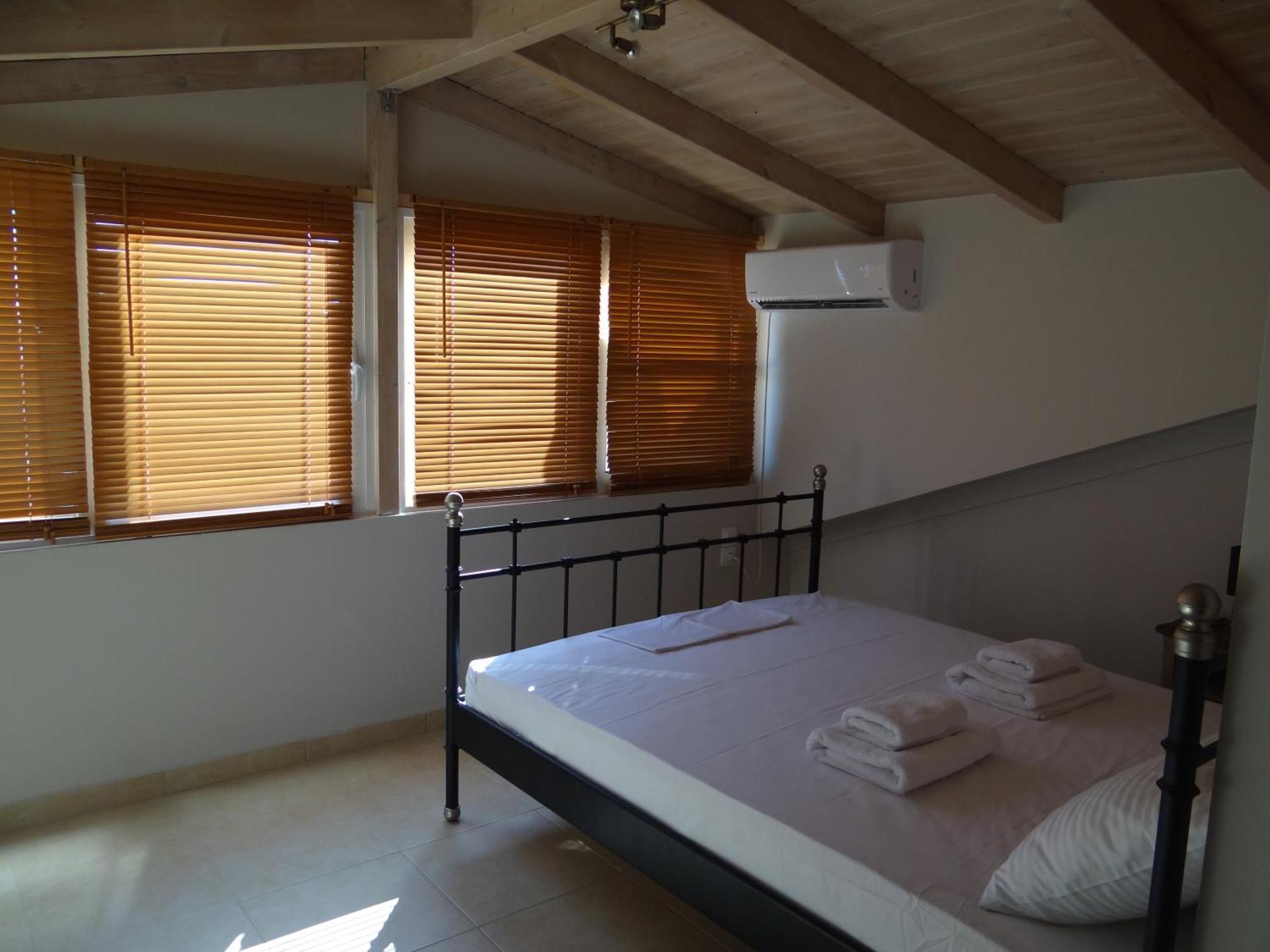 Aperanto House Paralia Loutsas Habitación foto