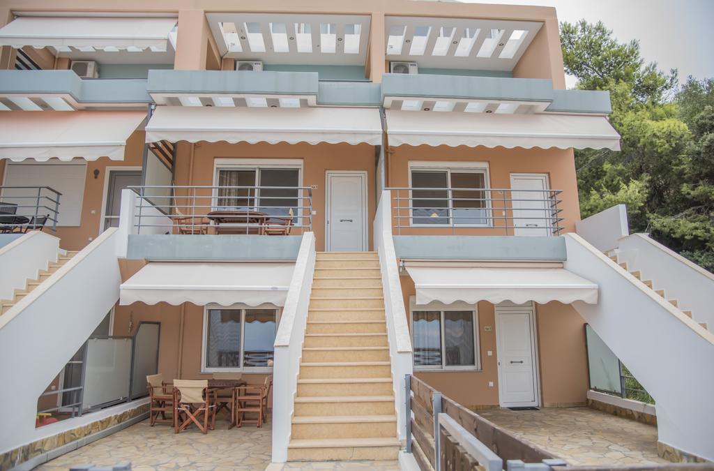 Aperanto House Paralia Loutsas Exterior foto